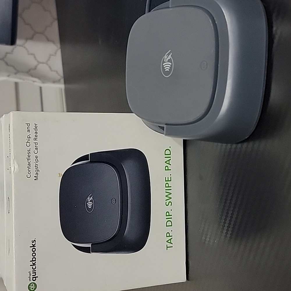 Intuit QuickBooks Contactless, Chip and Magstripe Card Reader + Stand